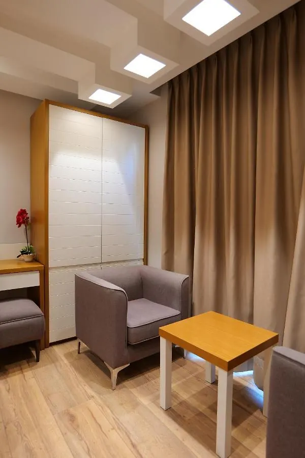 Hotel Queen Selitë e Vogël