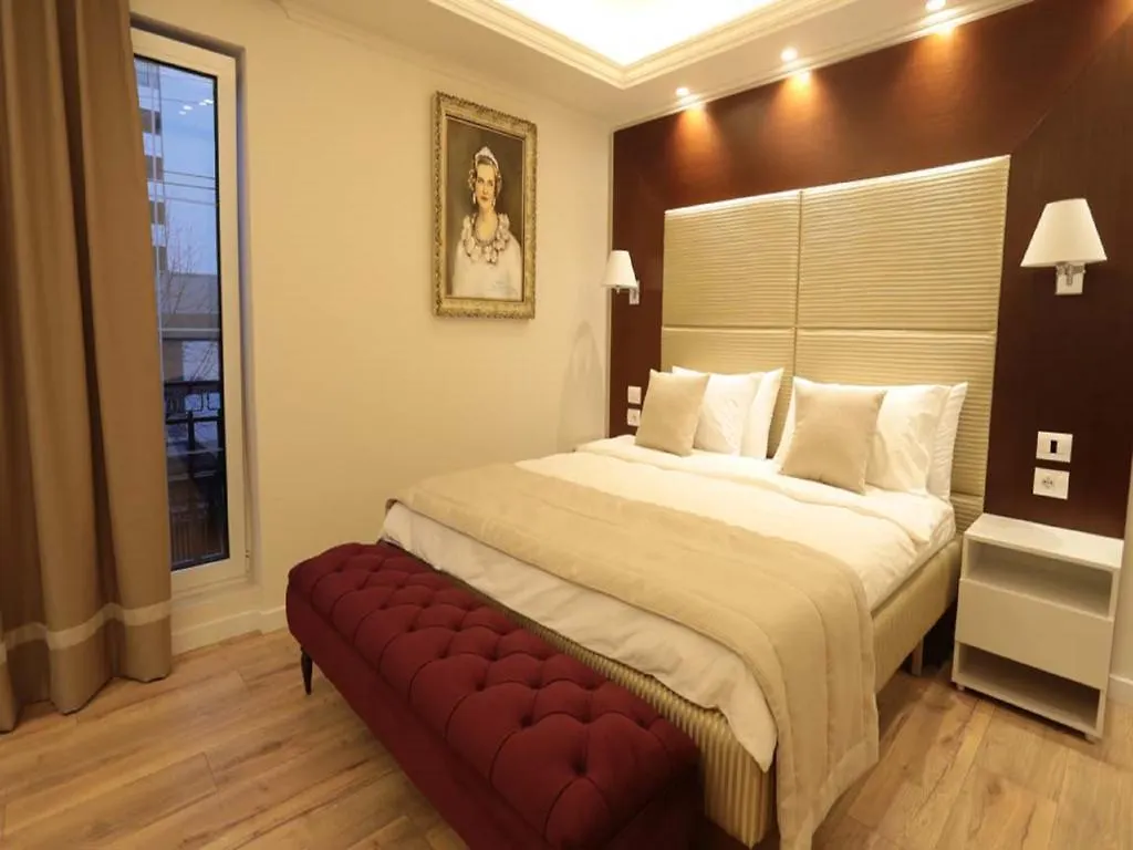 Hotel Queen