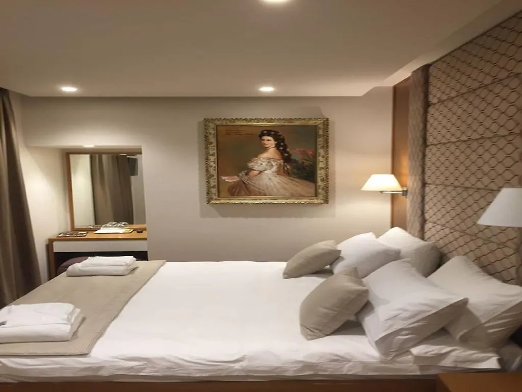 Hotel Queen Albania