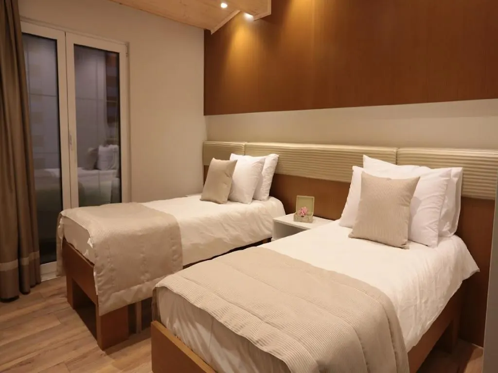 Hotel Queen 4*, Selita e Vogel Albania