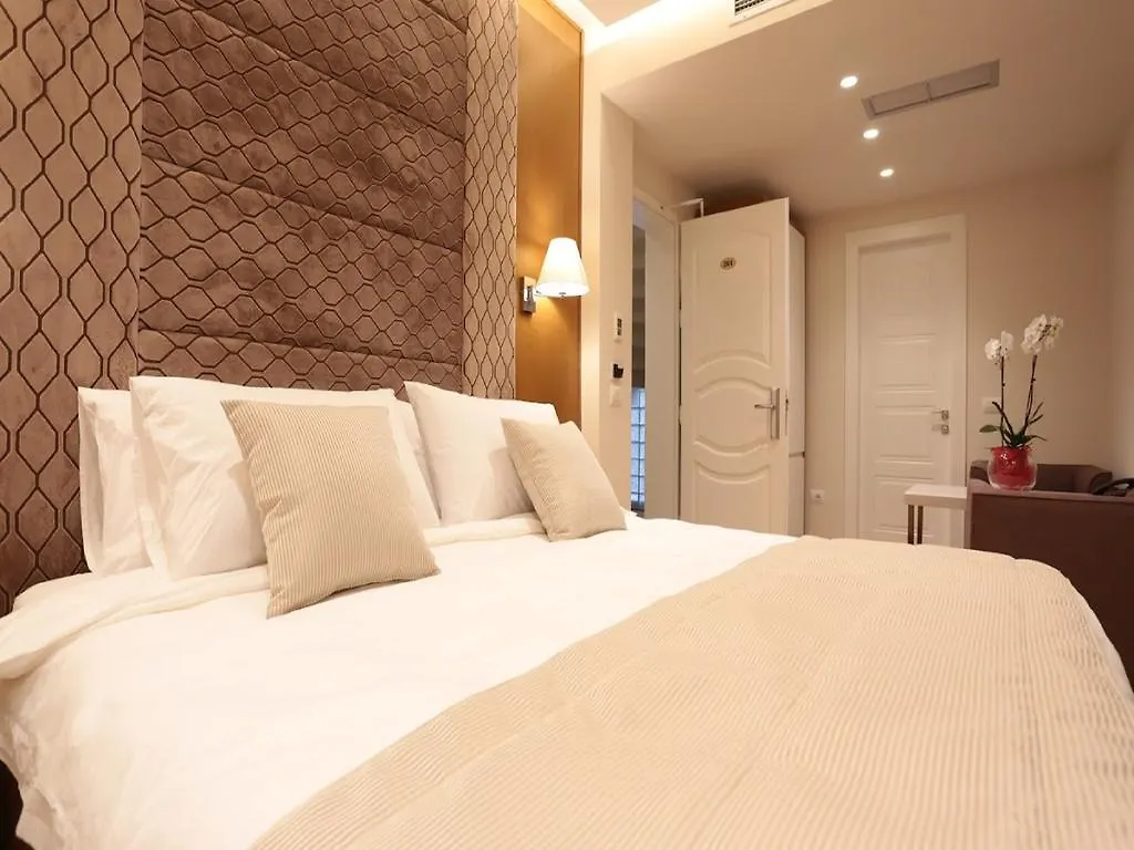 Hotel Queen Selitë e Vogël