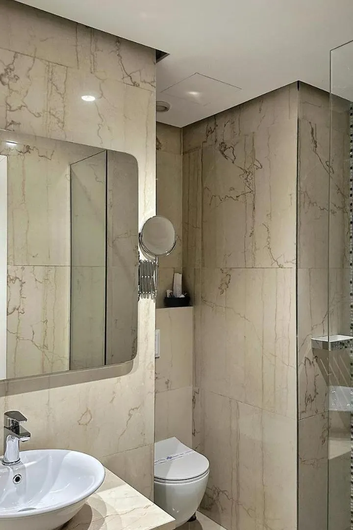 Hotel Queen Albania