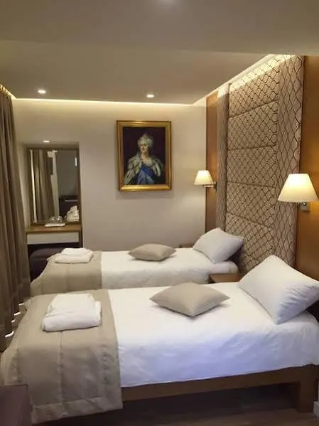 Hotel Queen